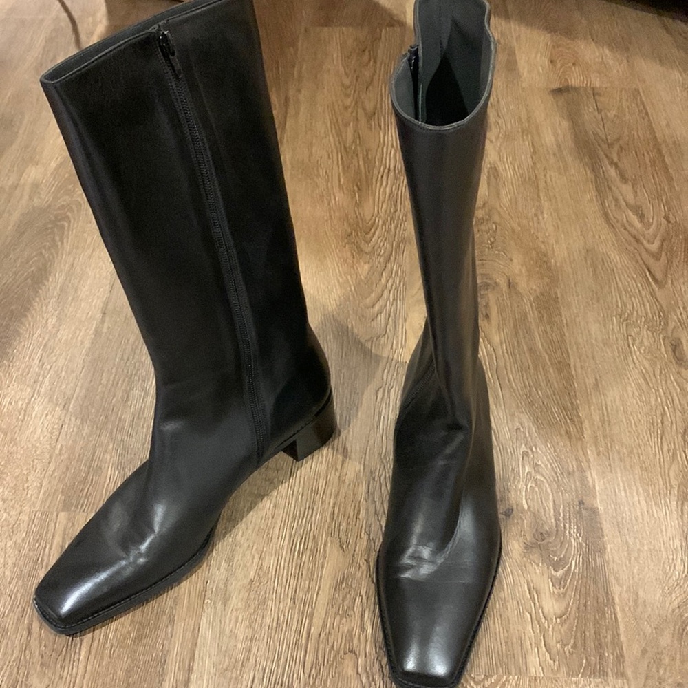 Stuart Weizman Gorgeous black Napa leather boots size 8.5 M